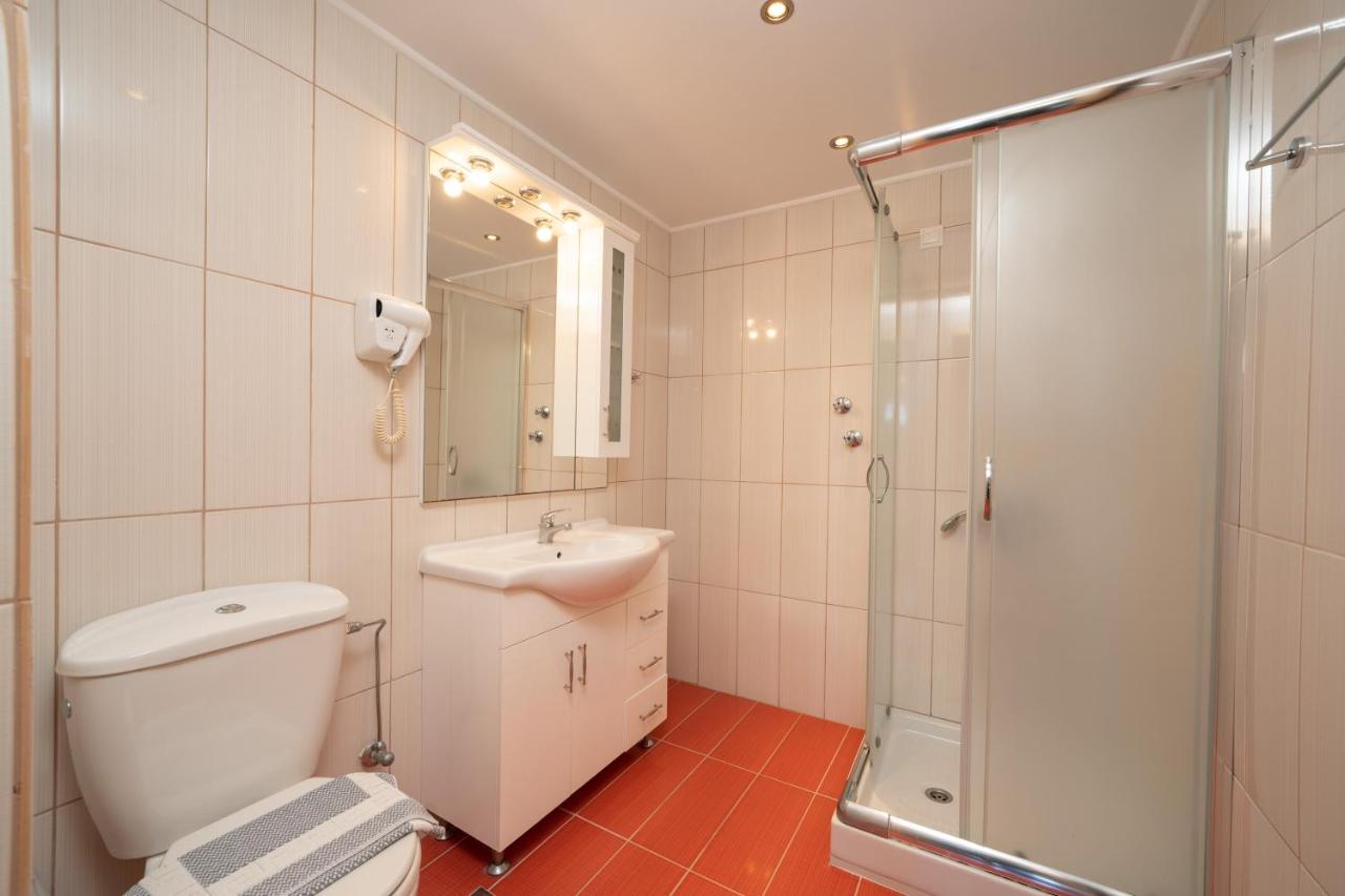 Lorenzo House Apartments Lászi Kültér fotó